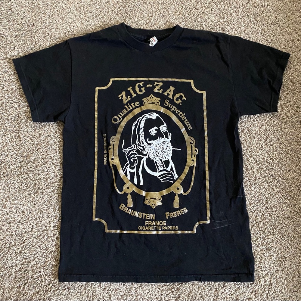 (M) zigzag T-shirt rolling papers